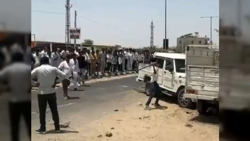 Two Groups Clash on NH-925A in Jalore's Vediya Village; Three Injured